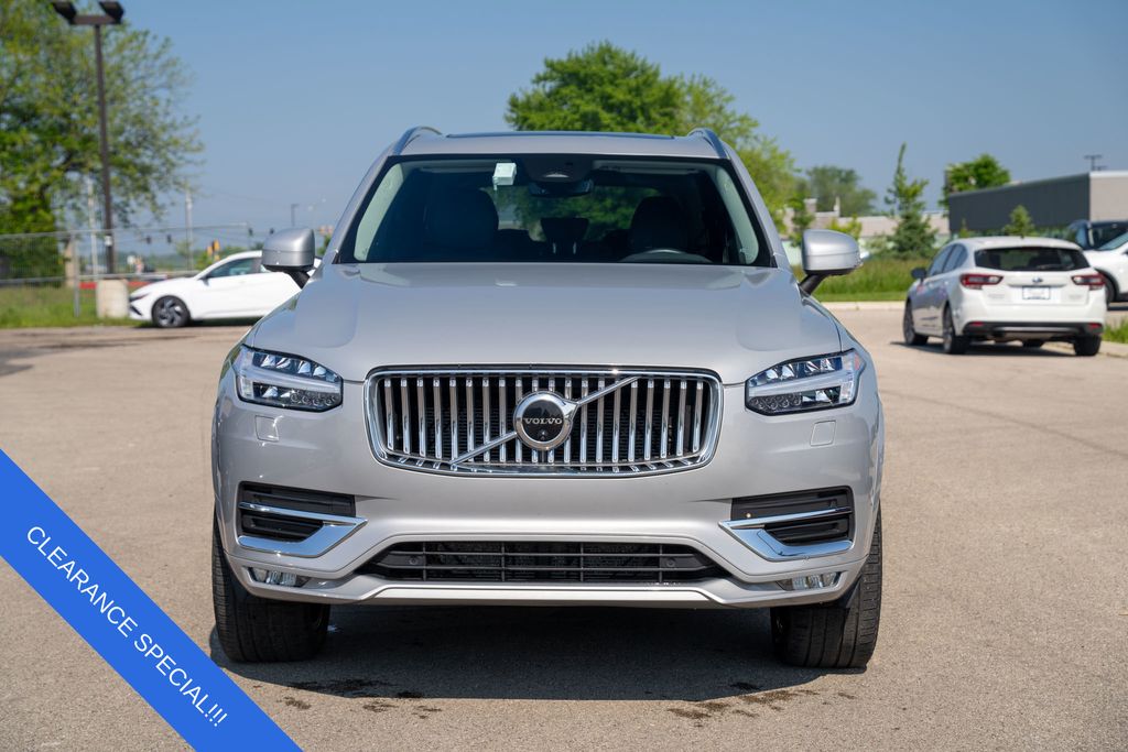 2023 Volvo XC90 B5 Plus photo 2