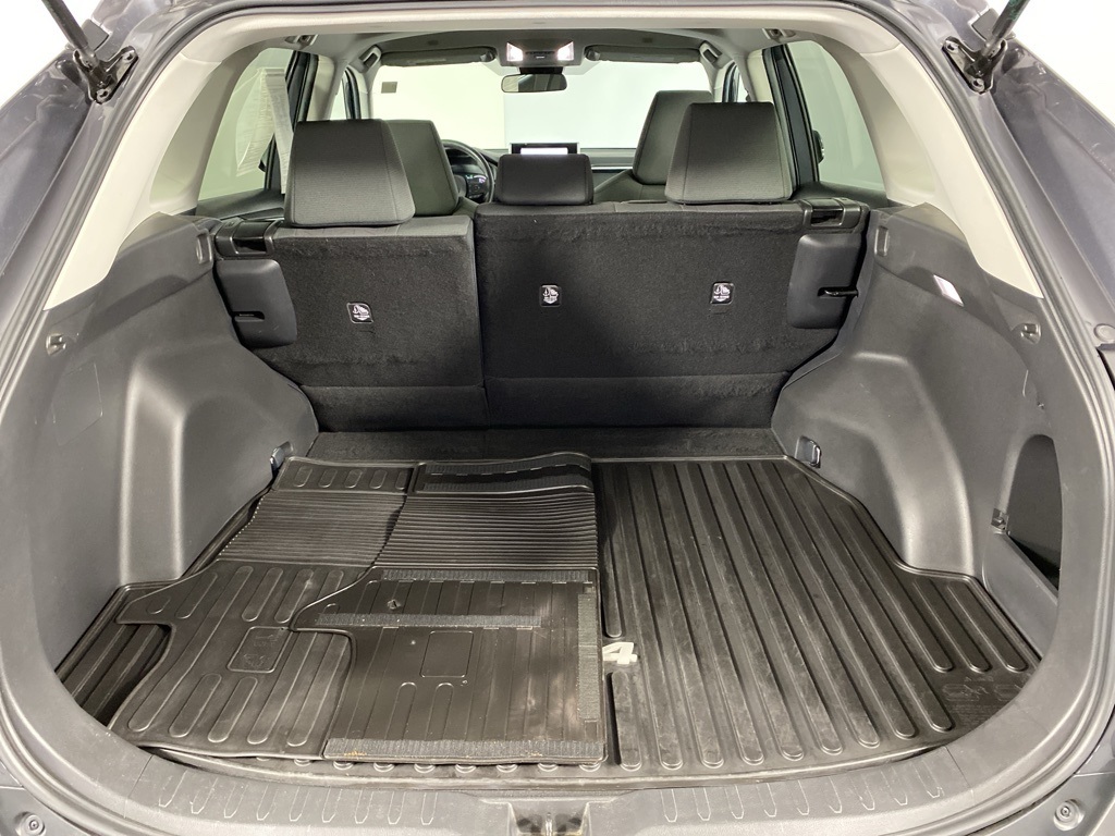 2023 Toyota RAV4 XLE photo 4