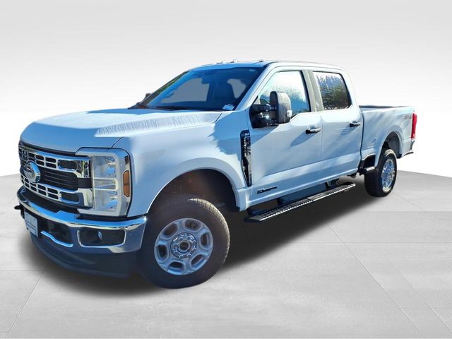 2026 Ford F-250 XLT photo 2