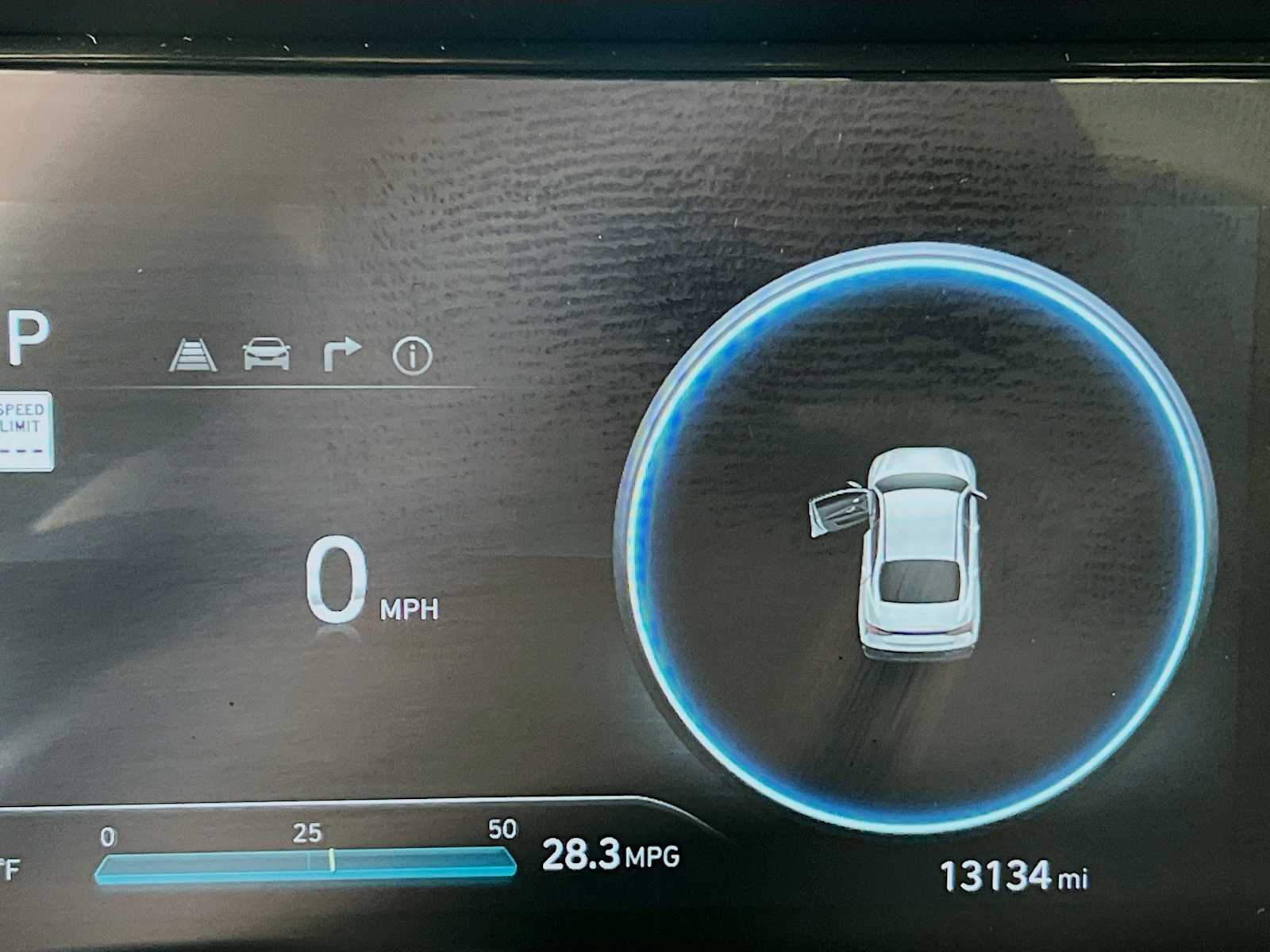 2024 Hyundai Elantra SEL Convenience photo 11
