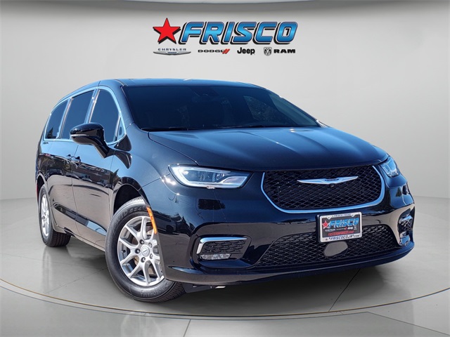 2026 Chrysler Pacifica Select's photo