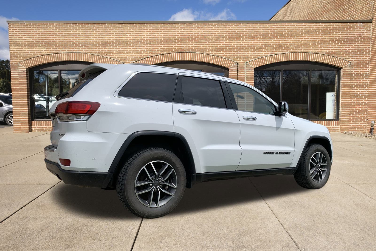 2021 Jeep Grand Cherokee Limited photo 2