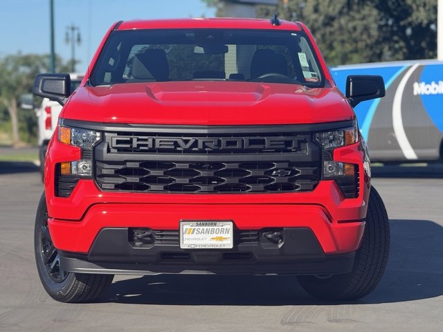 2025 Chevrolet Silverado 1500 Custom photo 2