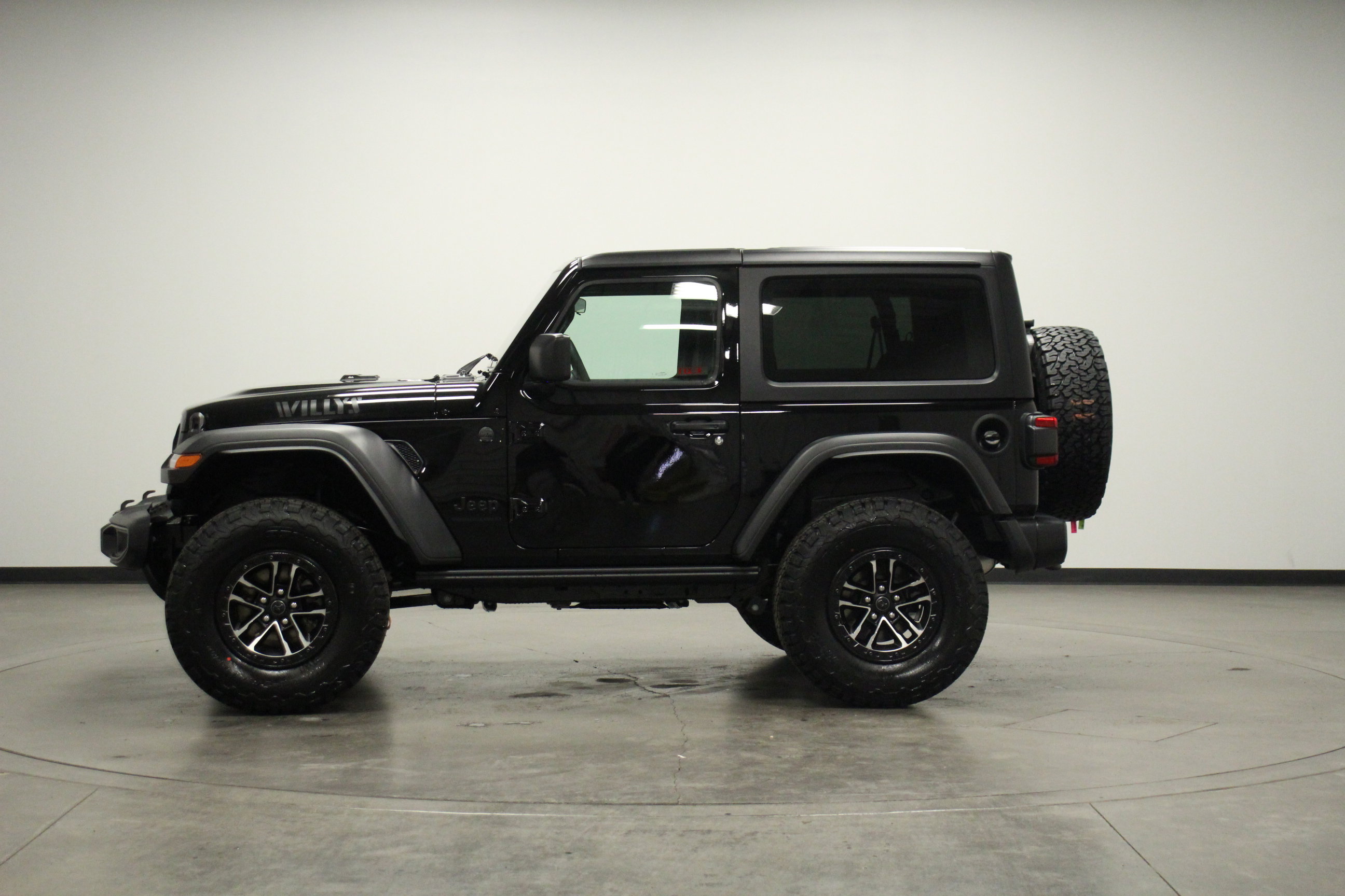 2025 Jeep Wrangler Willys photo 4
