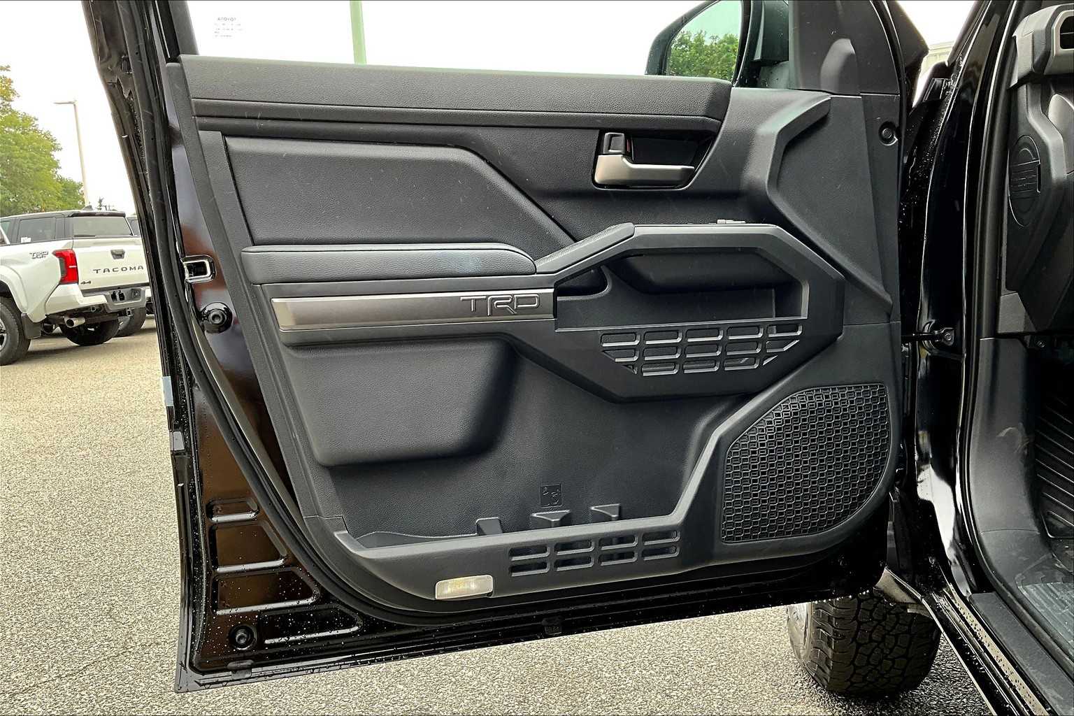 2025 Toyota Tacoma TRD Off-Road 4x4 Double Cab photo 10