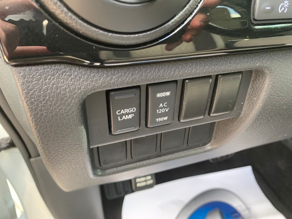 2023 Nissan Titan SV photo 10