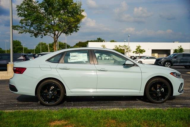 2025 Volkswagen Jetta 1.5T SE photo 31