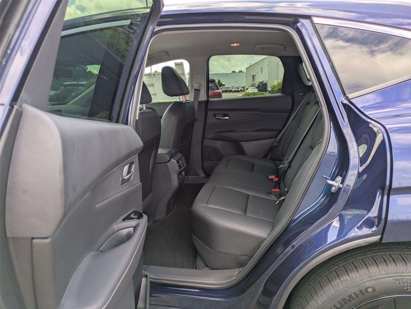 2025 Nissan Murano SV photo 21