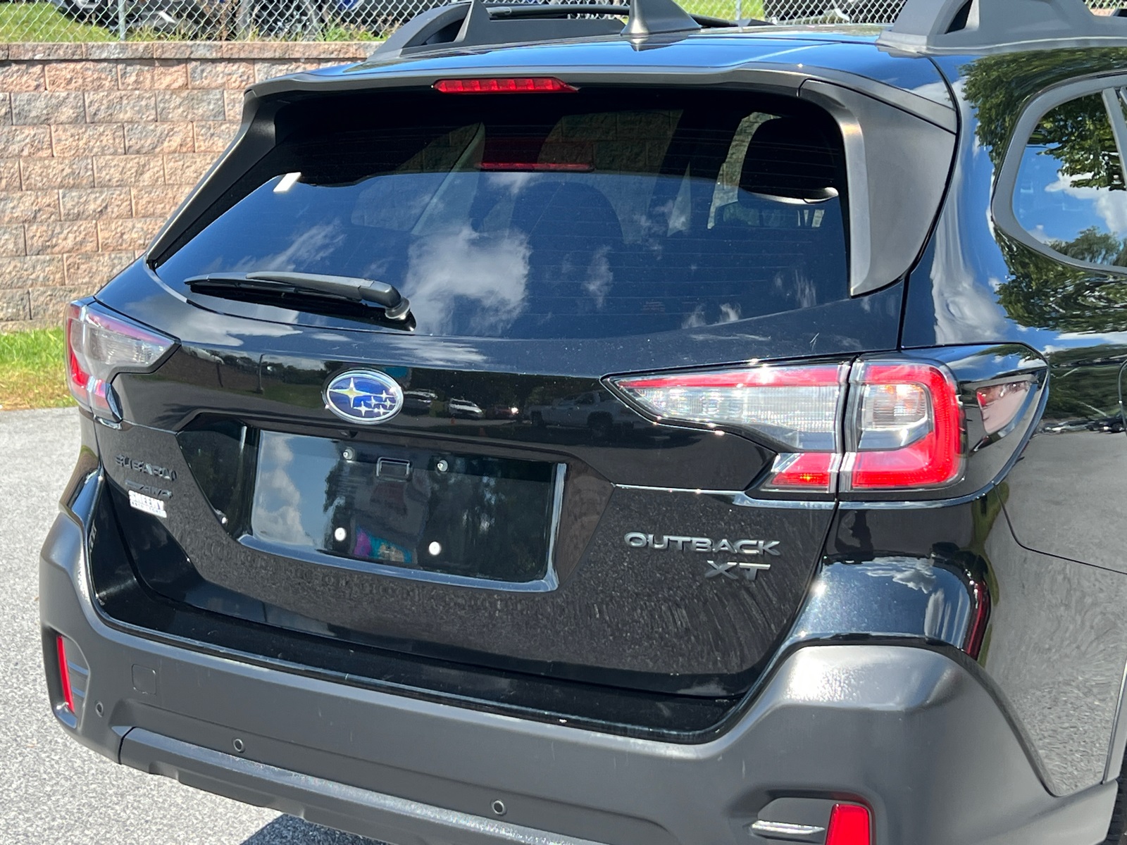 2020 Subaru Outback Onyx Edition XT photo 6