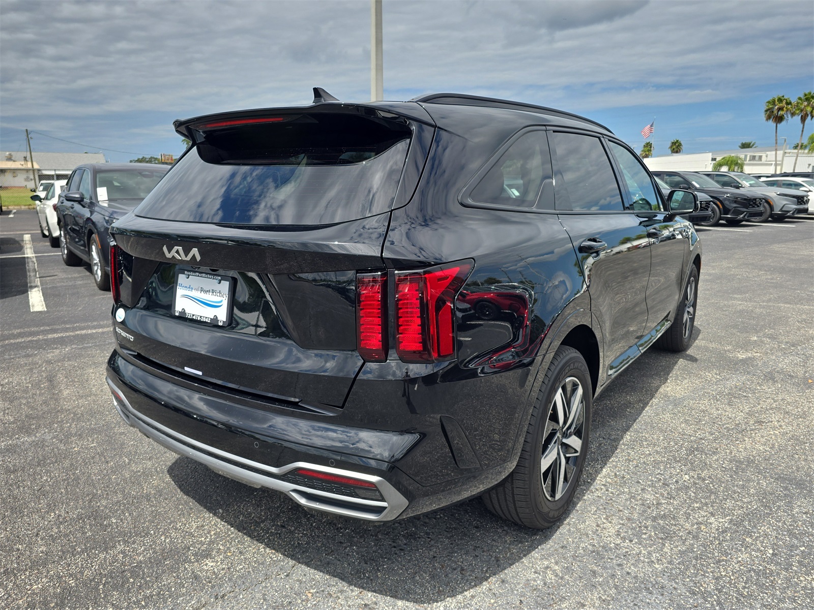 2023 Kia Sorento S photo 3