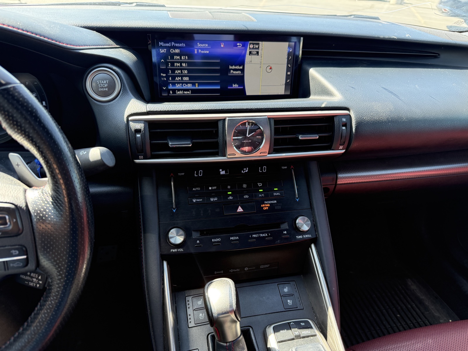 2017 Lexus IS 300 F SPORT photo 16