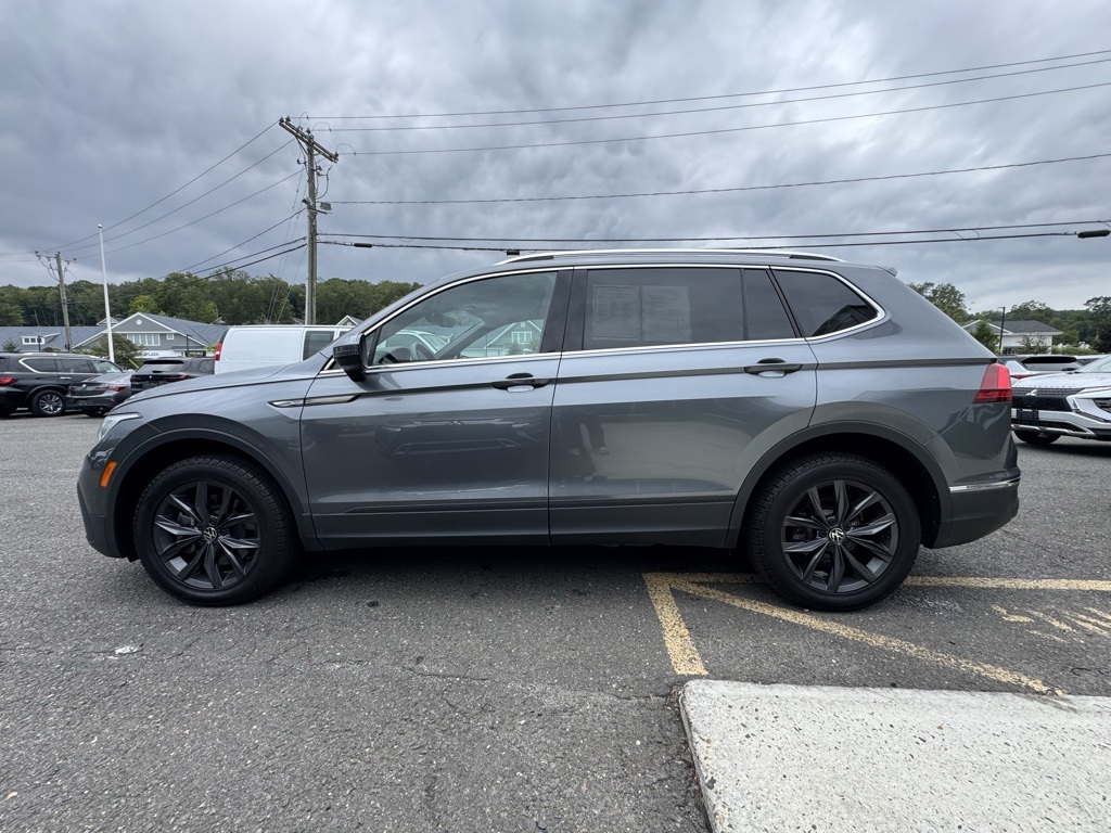 2022 Volkswagen Tiguan SE photo 3