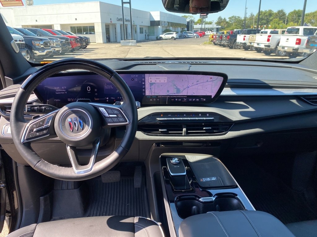 2025 Buick Enclave Avenir photo 12