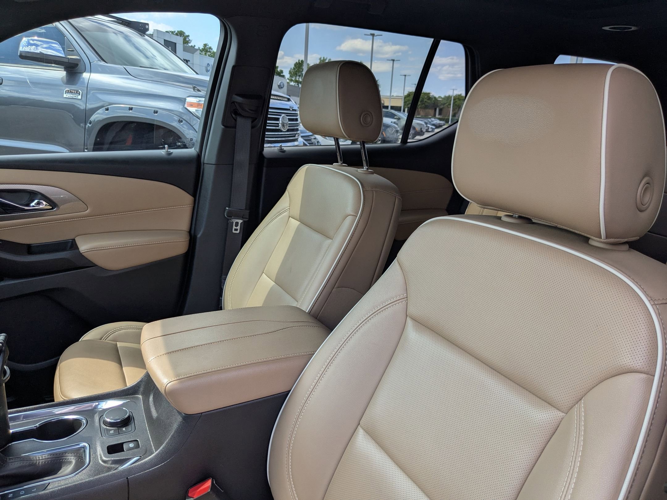 2023 Chevrolet Traverse Premier photo 13