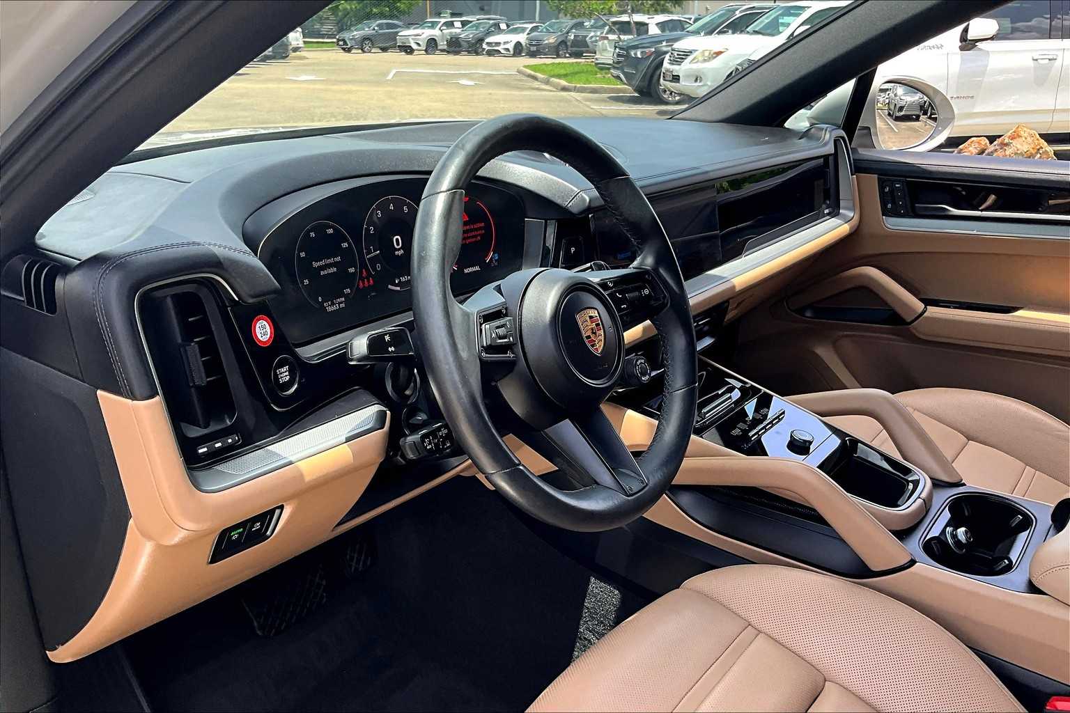 2024 Porsche Cayenne Coupe photo 28
