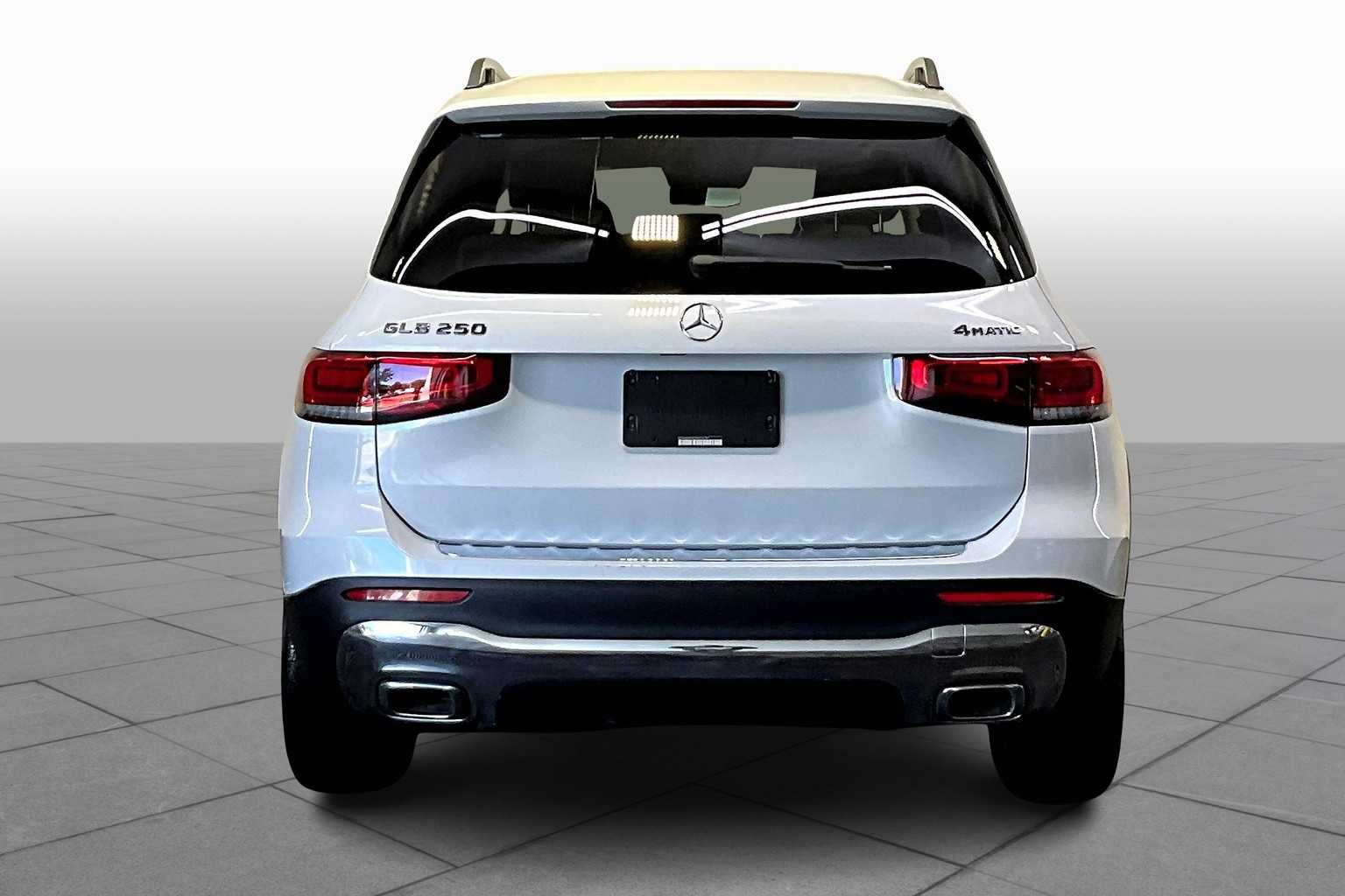 2023 Mercedes Benz GLB 250 4MATIC photo 4