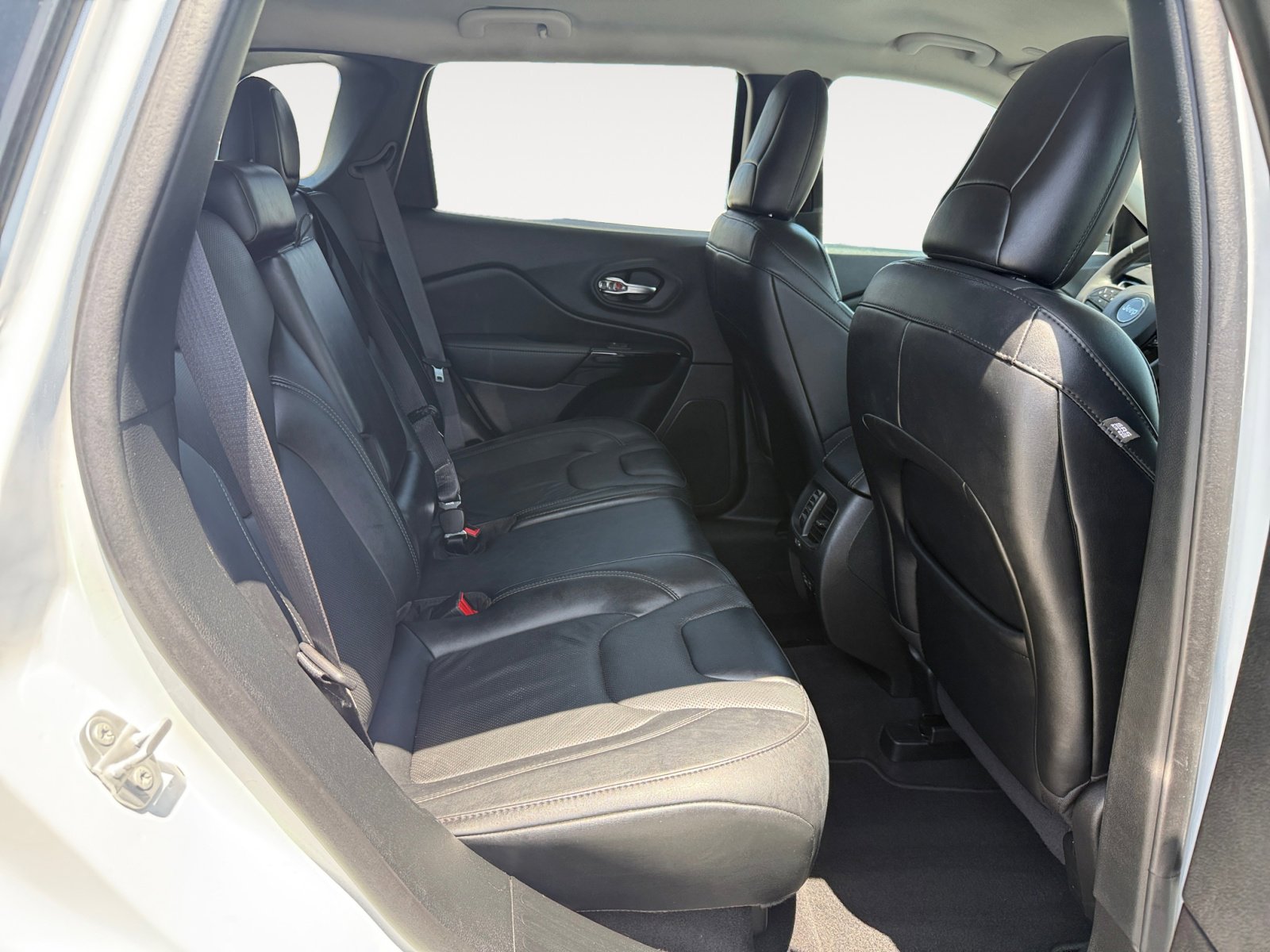 2023 Jeep Cherokee Altitude photo 17