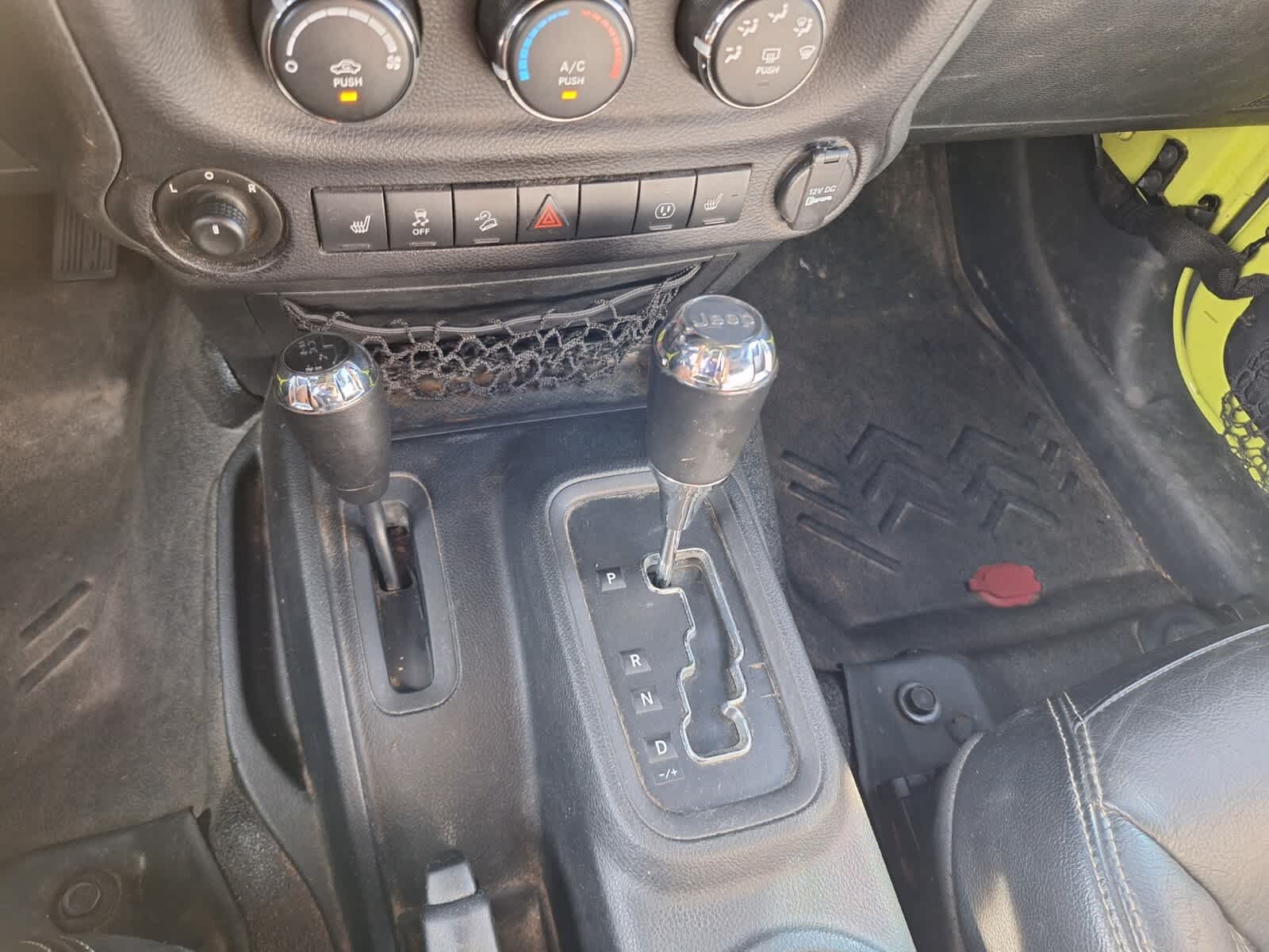 2016 Jeep Wrangler Unlimited Sahara photo 8
