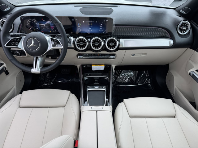 2025 Mercedes Benz GLB 250 photo 4