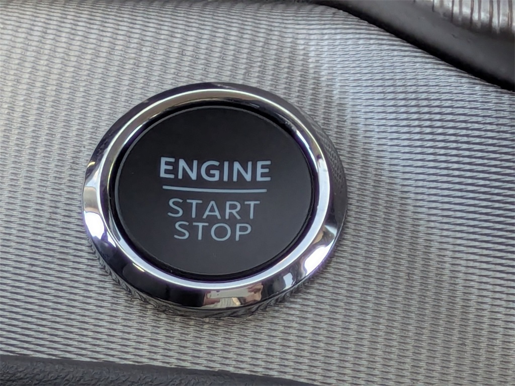 2025 Ford Explorer photo 32
