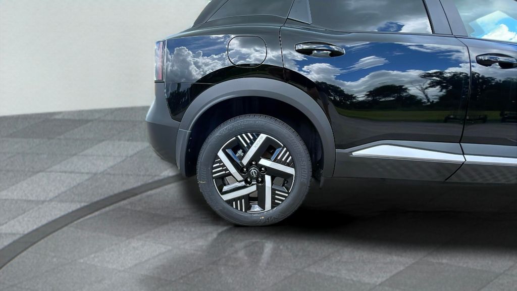 2025 Nissan Kicks SV photo 17