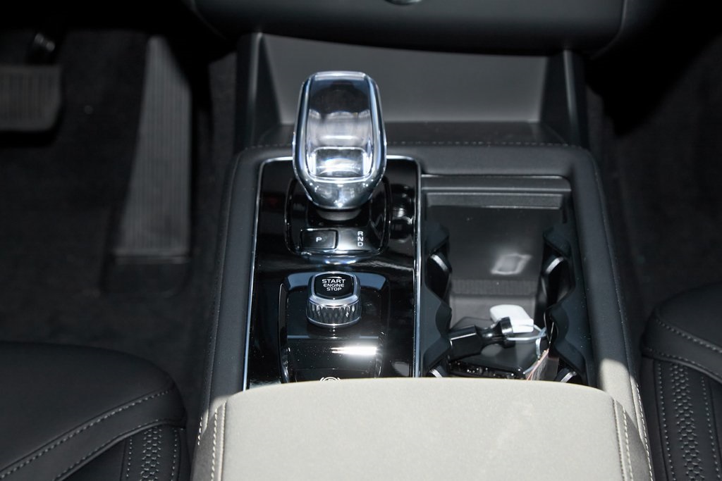 2026 VOLVO XC90 - Image 36