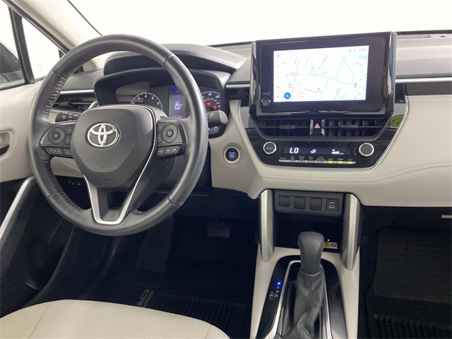 2023 Toyota Corolla Cross LE photo 12