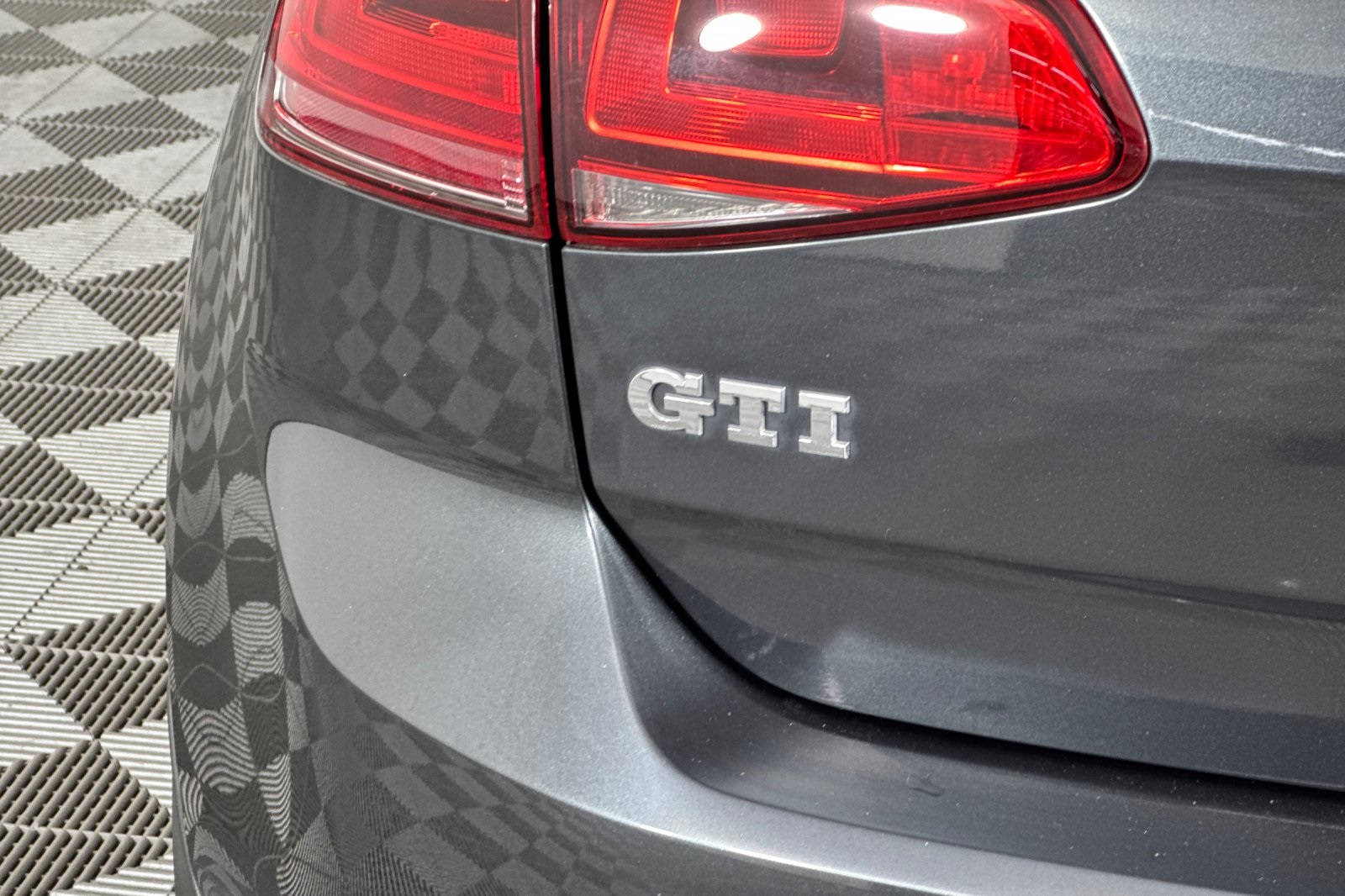 2017 Volkswagen Golf GTI S photo 24