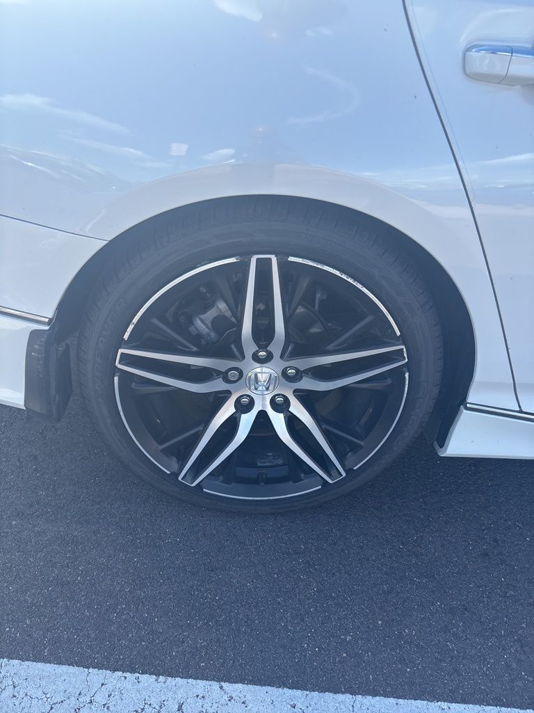2021 Honda Accord Hybrid Touring photo 4