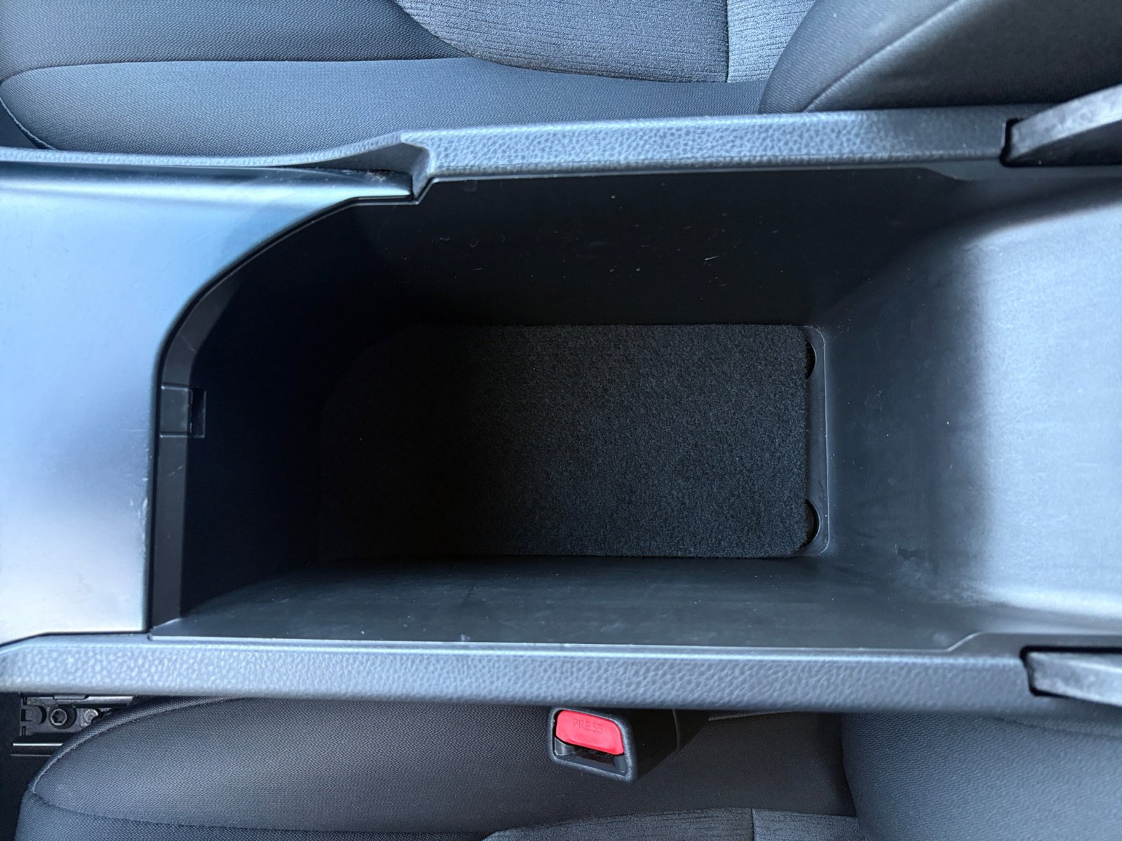 2018 Toyota Camry L photo 16