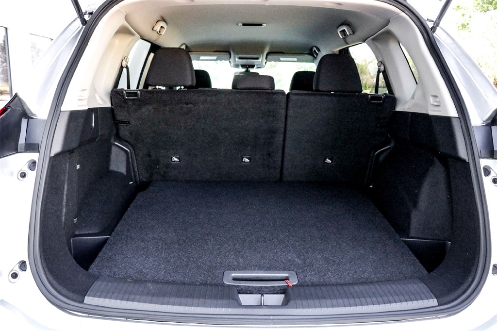2025 Nissan Rogue S photo 25
