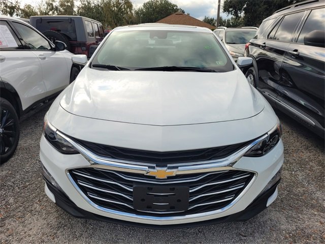 2024 Chevrolet Malibu 1LT photo 2