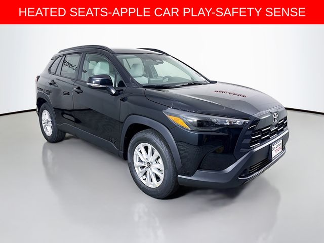 2026 Toyota Corolla Cross LE's photo