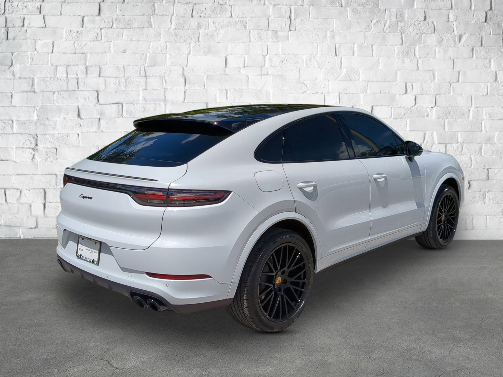 2023 Porsche Cayenne Platinum Edition photo 5