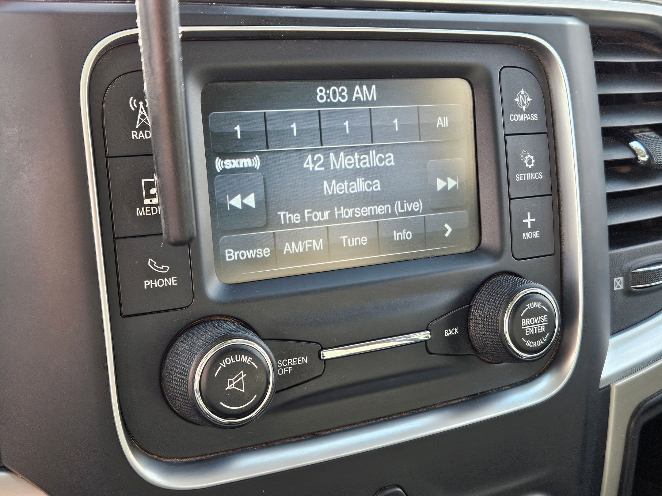 2013 Ram 1500 SLT photo 21