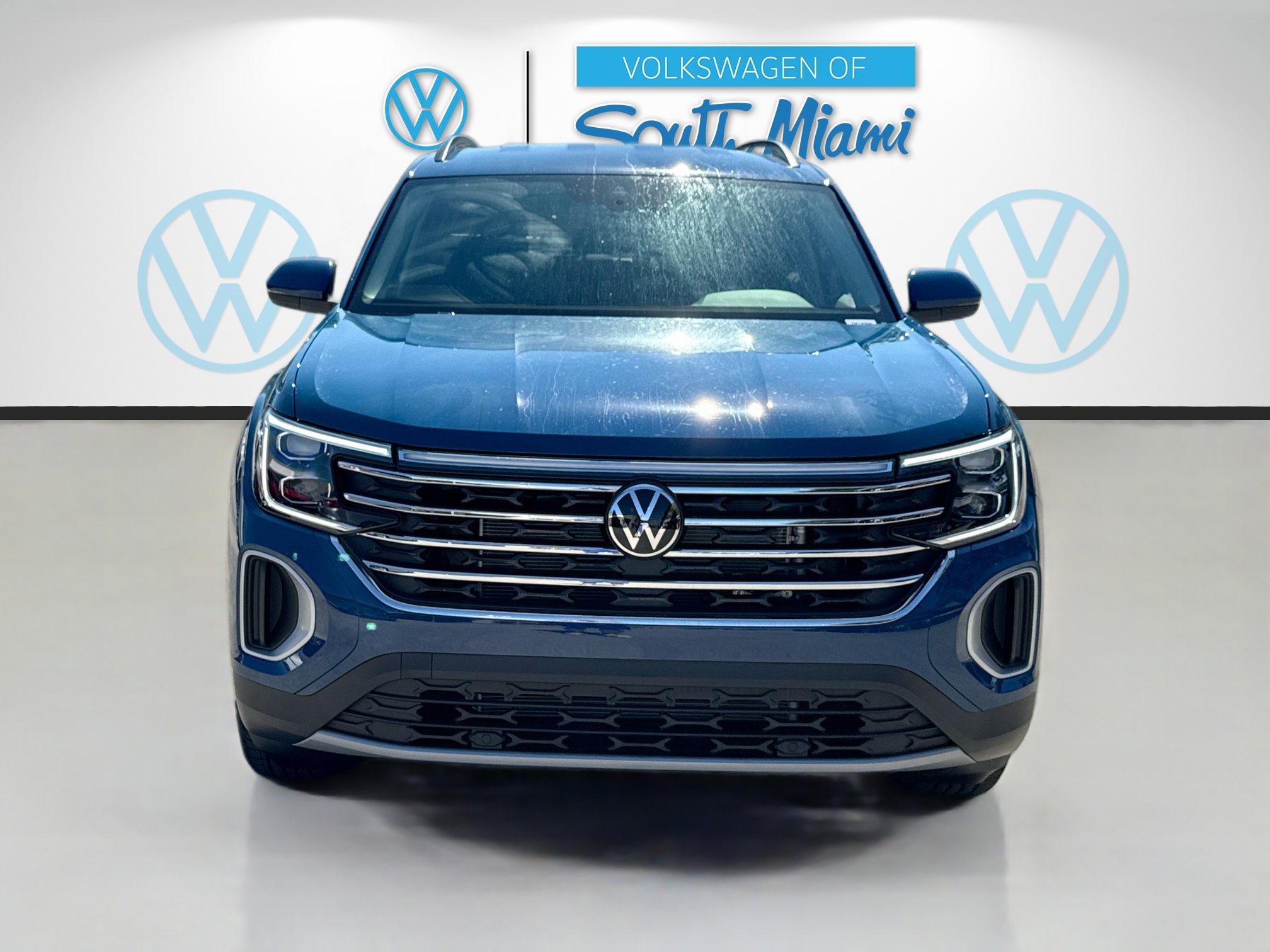 2026 Volkswagen Atlas SE photo 2