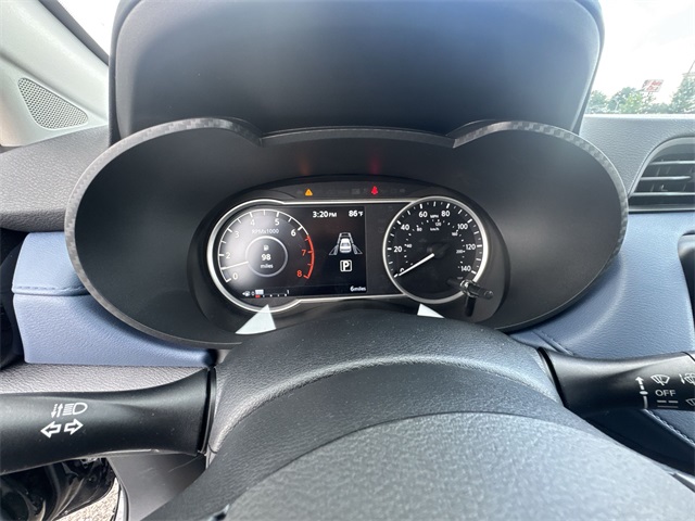 2025 Nissan Versa 1.6 SV photo 15