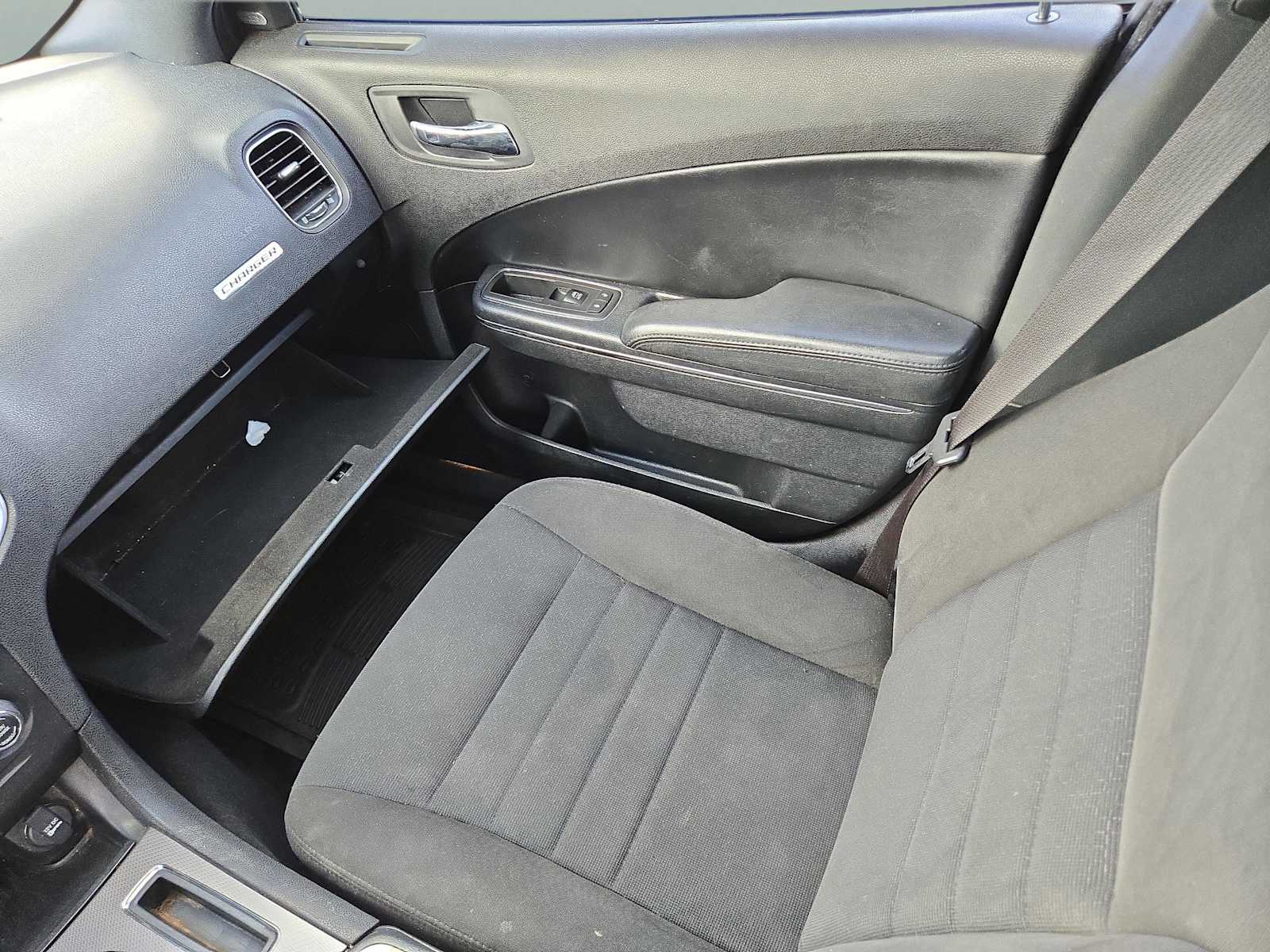 2012 Dodge Charger SXT photo 13