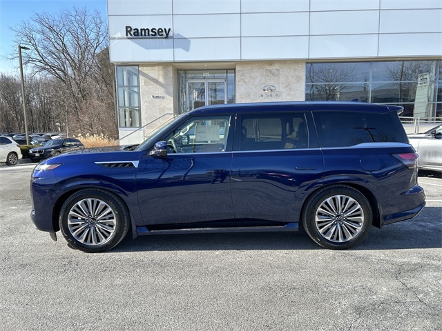 2025 Infiniti QX80 Luxe photo 8