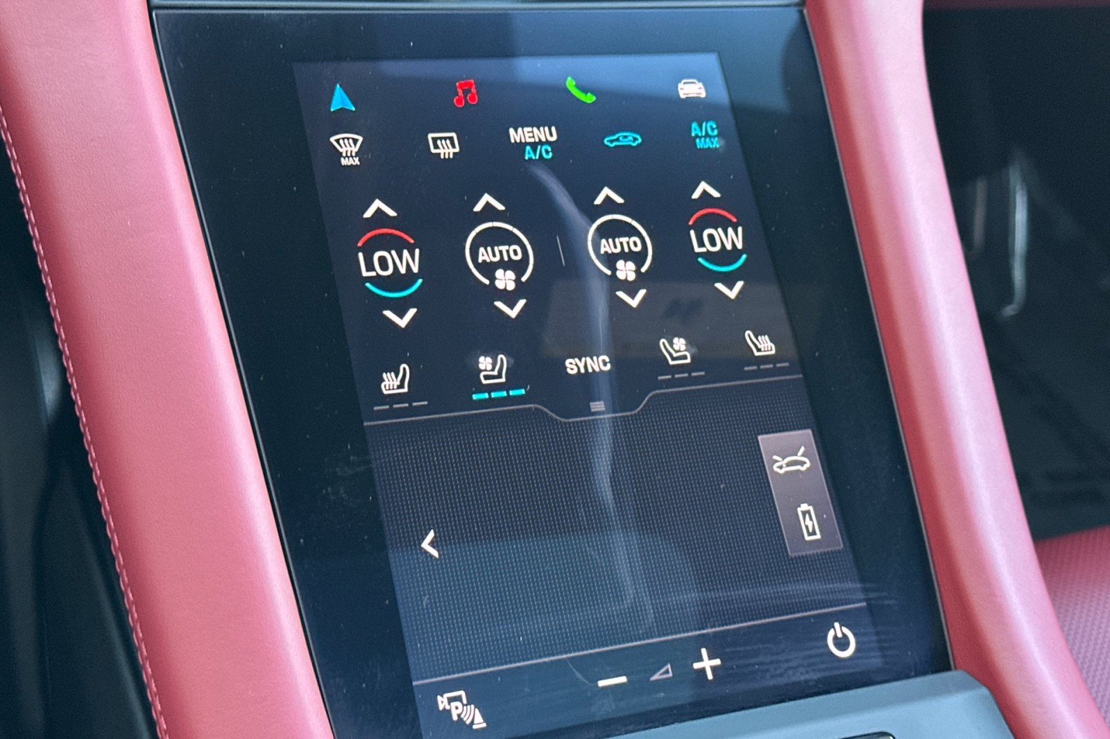 2023 Porsche Taycan photo 25
