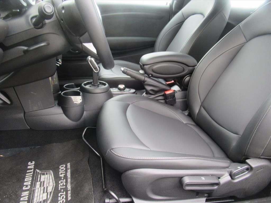 2020 Mini Cooper 2 Door Hardtop Oxford Edition photo 10