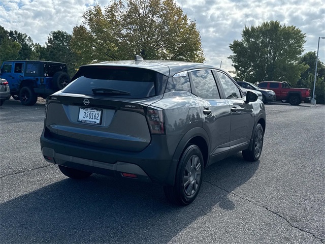 2025 Nissan Kicks S photo 3