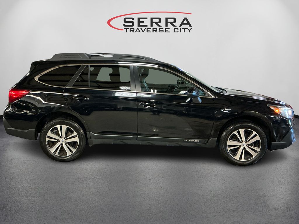 2018 Subaru Outback 2.5i photo 2