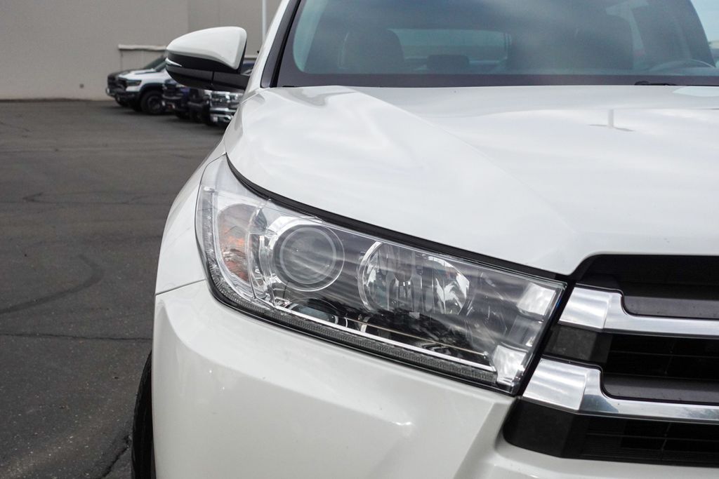 2018 Toyota Highlander Limited photo 4