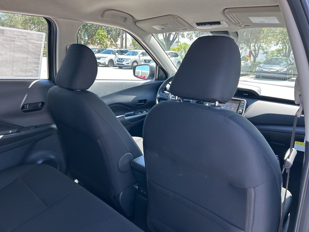 2025 Nissan Kicks Play S photo 32