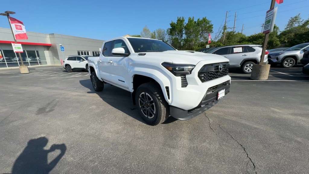 2025 Toyota Tacoma TRD Sport photo 2