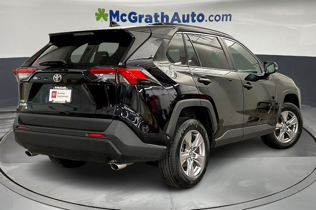 2024 Toyota RAV4 XLE photo 11