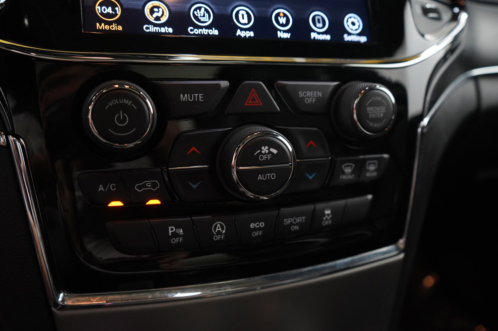 2020 Jeep Grand Cherokee Limited photo 21
