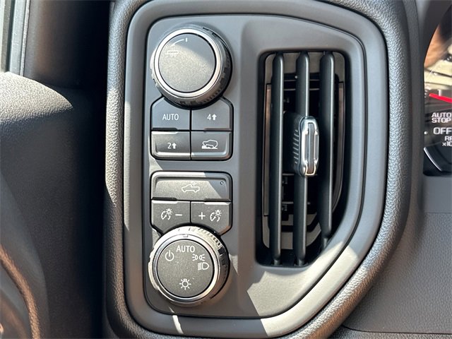 2026 Chevrolet Silverado Custom photo 23