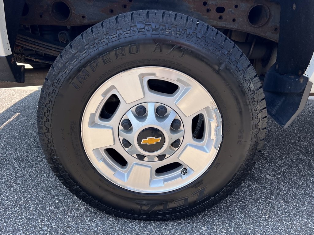 2017 Chevrolet Silverado 2500HD LT photo 12